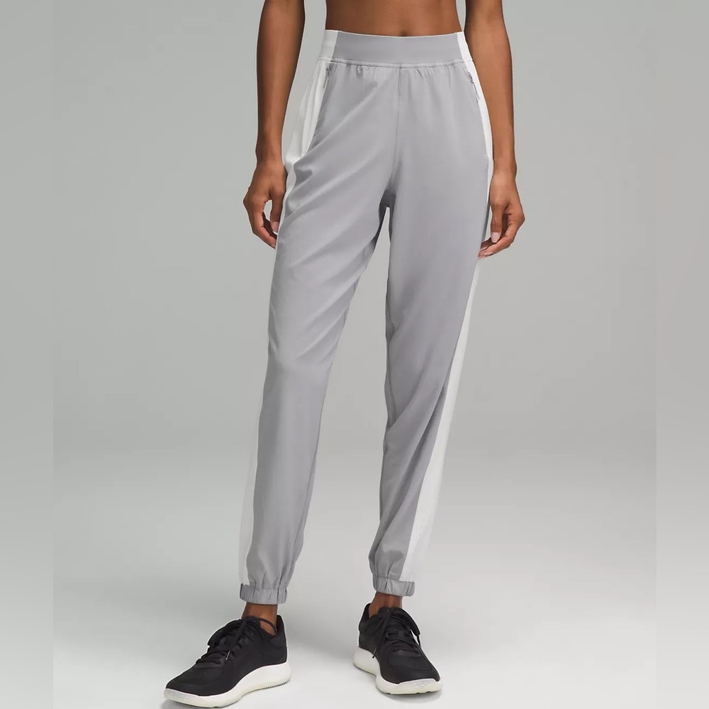 🍋Lululemon NWT Adapted State HR Jogger in Gray SIZE 4